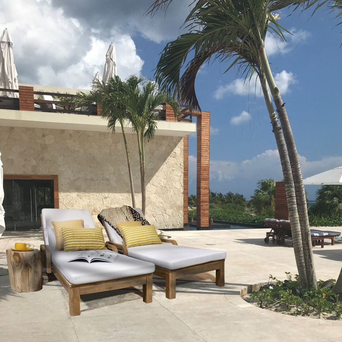 Lot de 2 chaises longues en bois d'acacia et matelas écru SAONA
