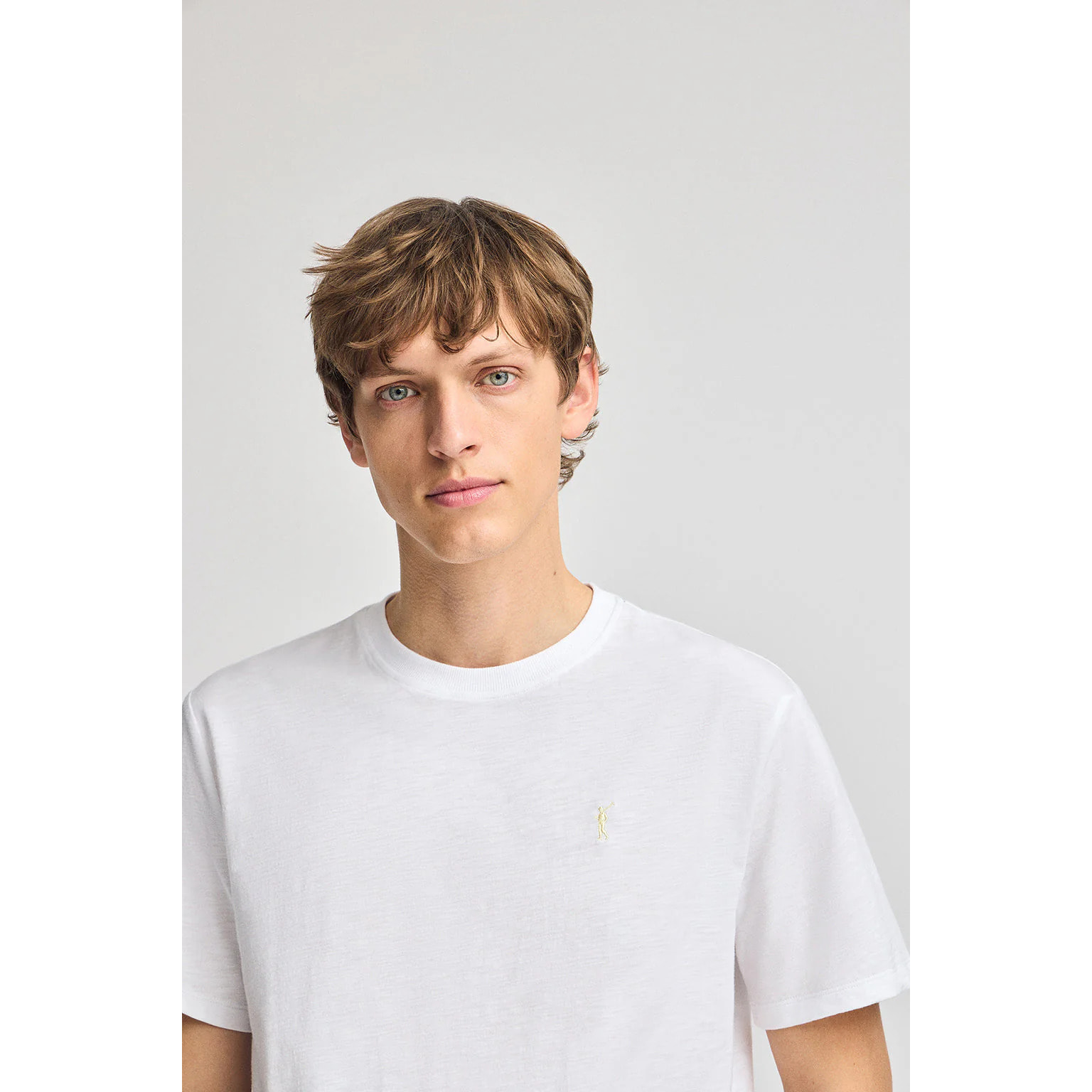 Camiseta blanca de algodón flamé y bordado Rigby Go