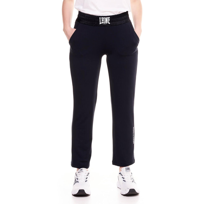 Pantalón de mujer blanco y negro.