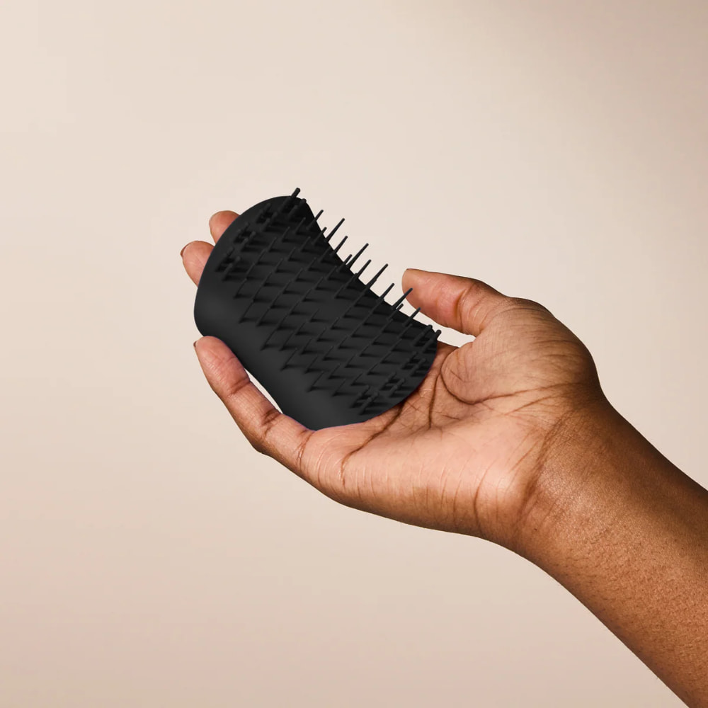TANGLE TEEZER THE SCALP BRUSH: Black