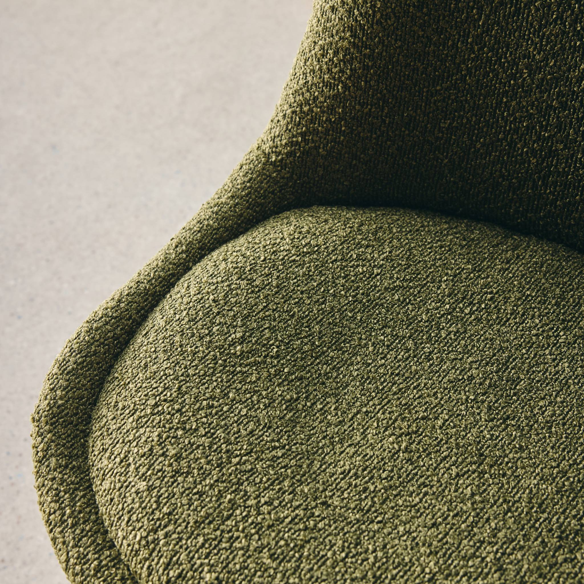 Lot de 4 chaises scandinaves revêtement bouclette texturée kaki. pieds bois de hêtre - Nils