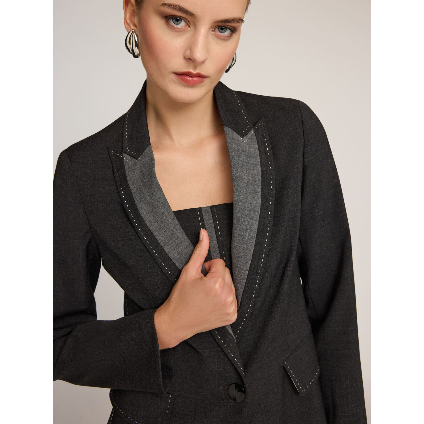 Motivi - Blazer en tela mezcla de lana con costuras - Gris