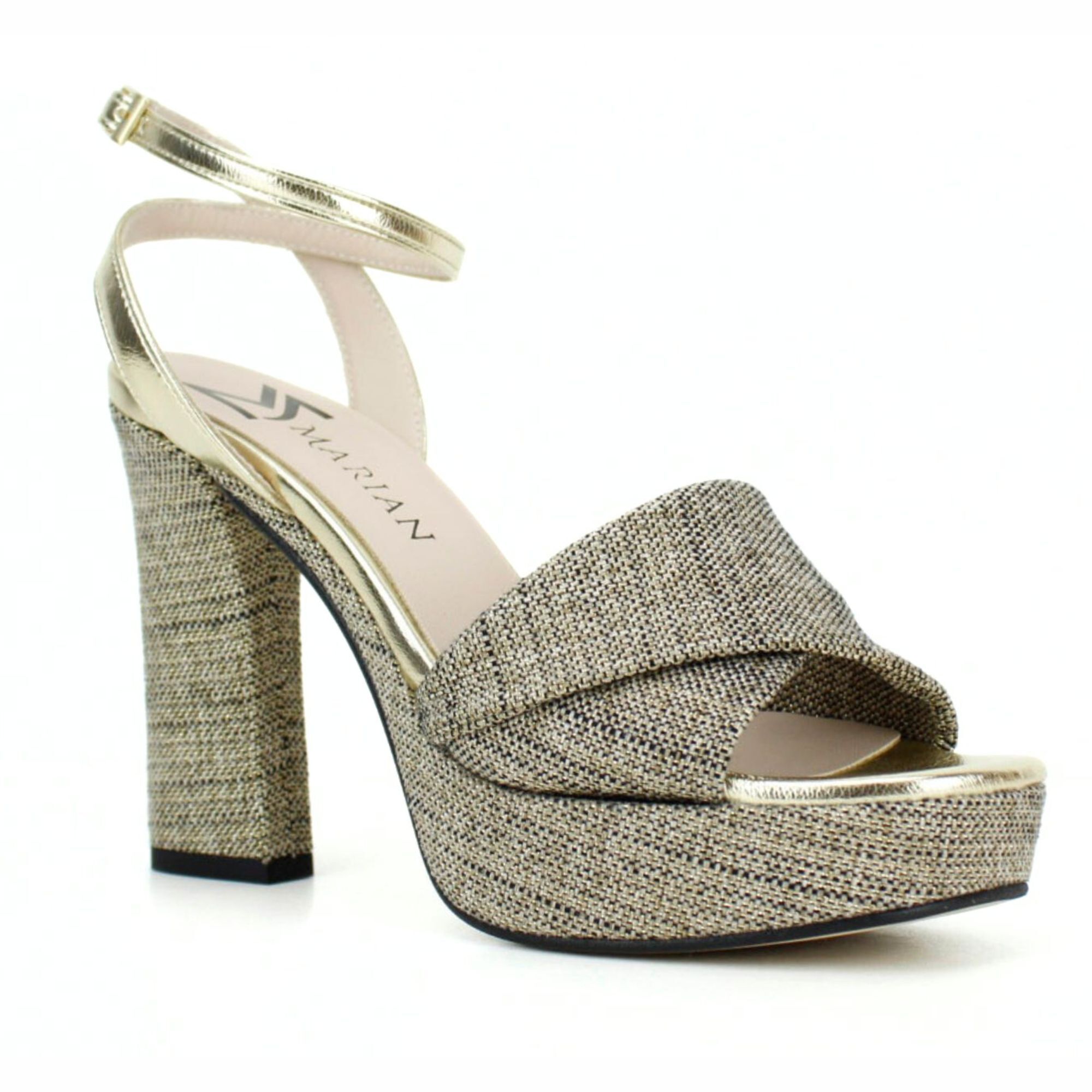 Sandalia plataforma en lino negro. Tacón 9 cm