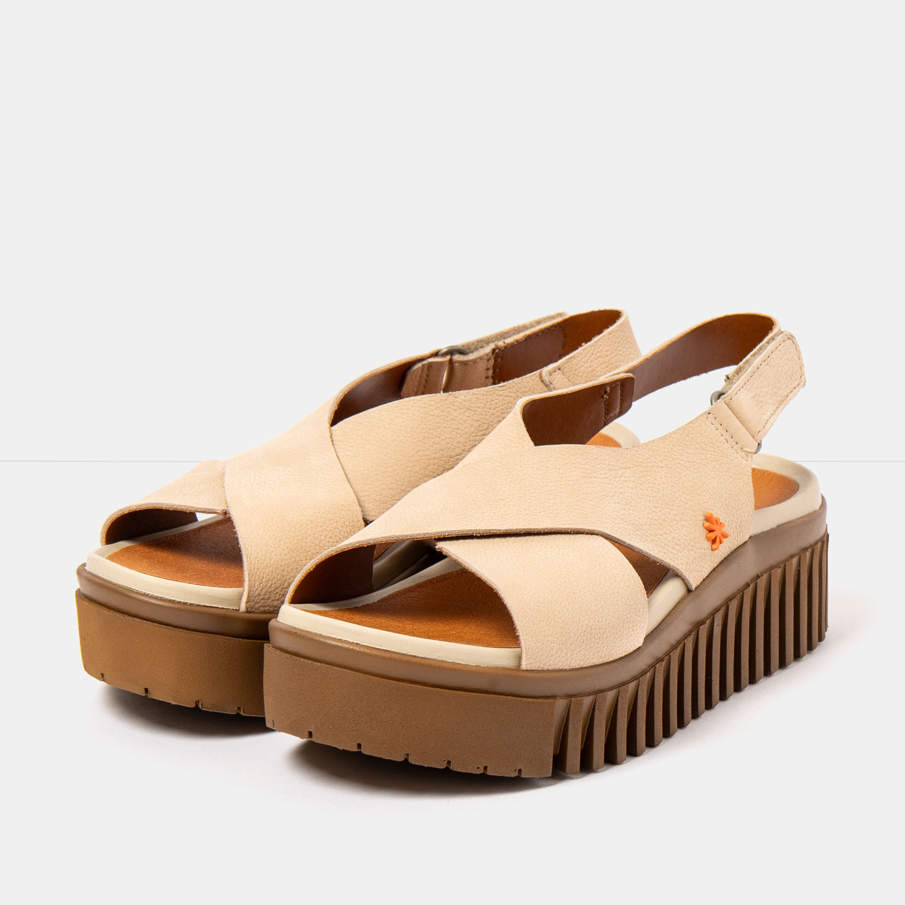 Sandalia de cuña 1574 NOBUCK CREAM-CARAMELO/BRIGHTON color Cream-caramelo