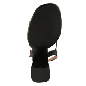 Sandali con passamaneria