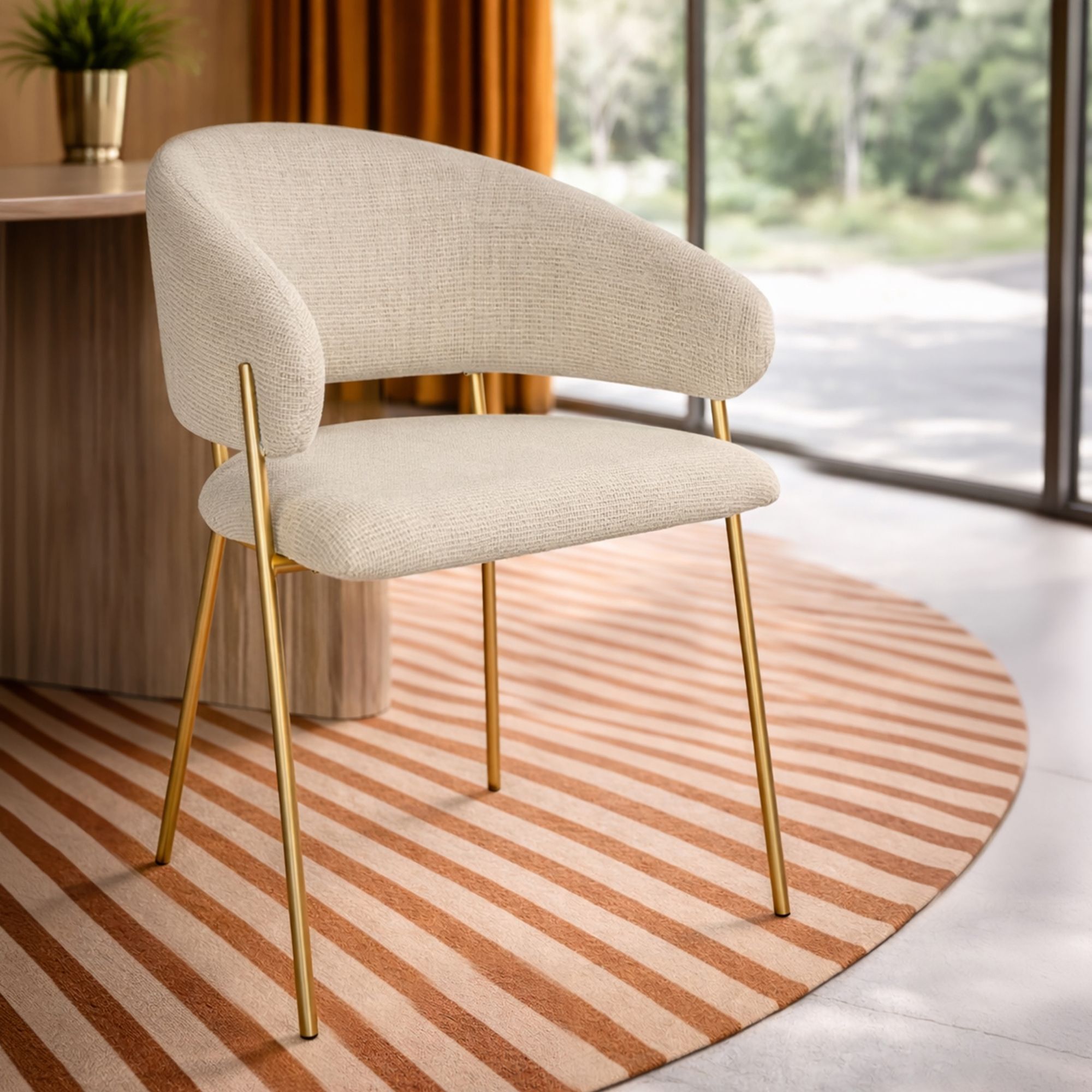 Lot de 2 fauteuils de table en tissu écru et pieds en métal doré EROS