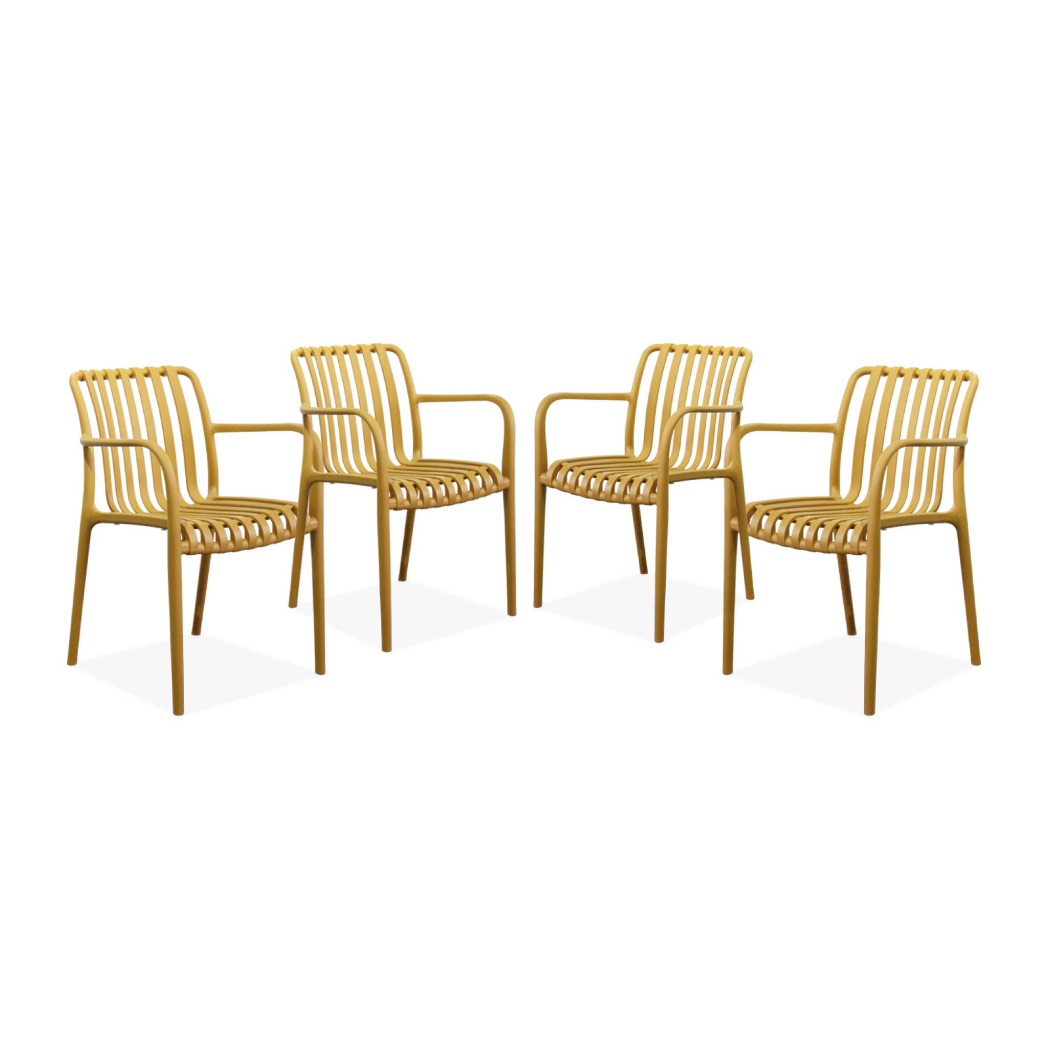 Lot de 4 fauteuils de jardin en plastique moutarde. empilables. design linéaire