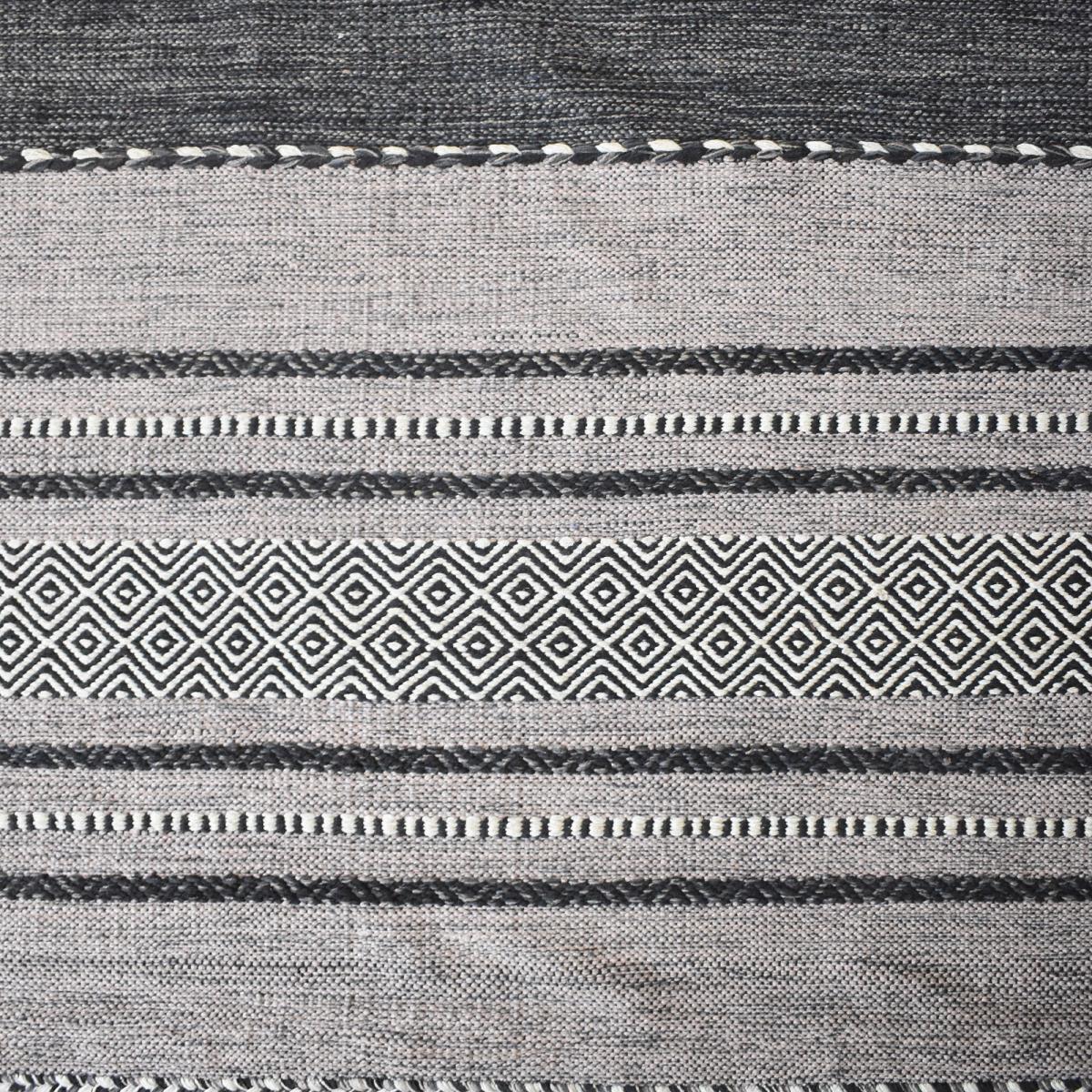 Tapis kilim Buvo tissé à la main en Coton