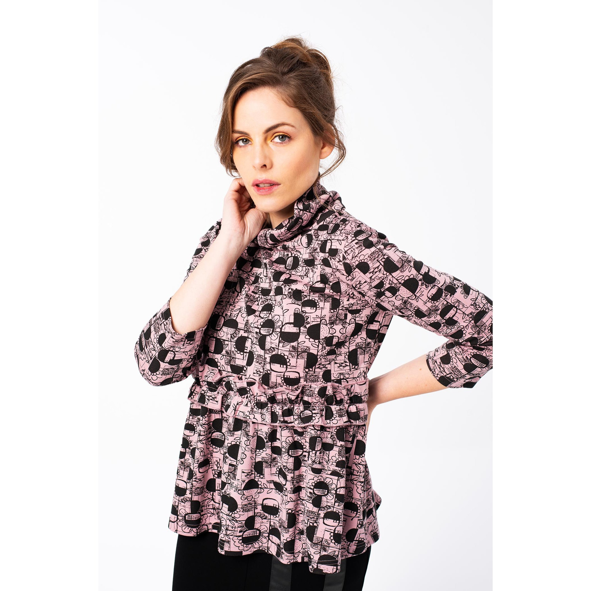 Mamatayoe Decoupage. Camiseta Estampada de Manga Larga para Mujer con Cuello Vuelto de Color Rosa para Otoño Invierno. Top con Volante y Ruffle, Elegante y Original.