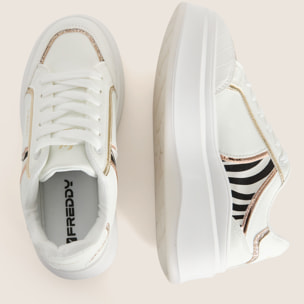 Sneakers in Similpelle con Dettagli Glitter e Animalier