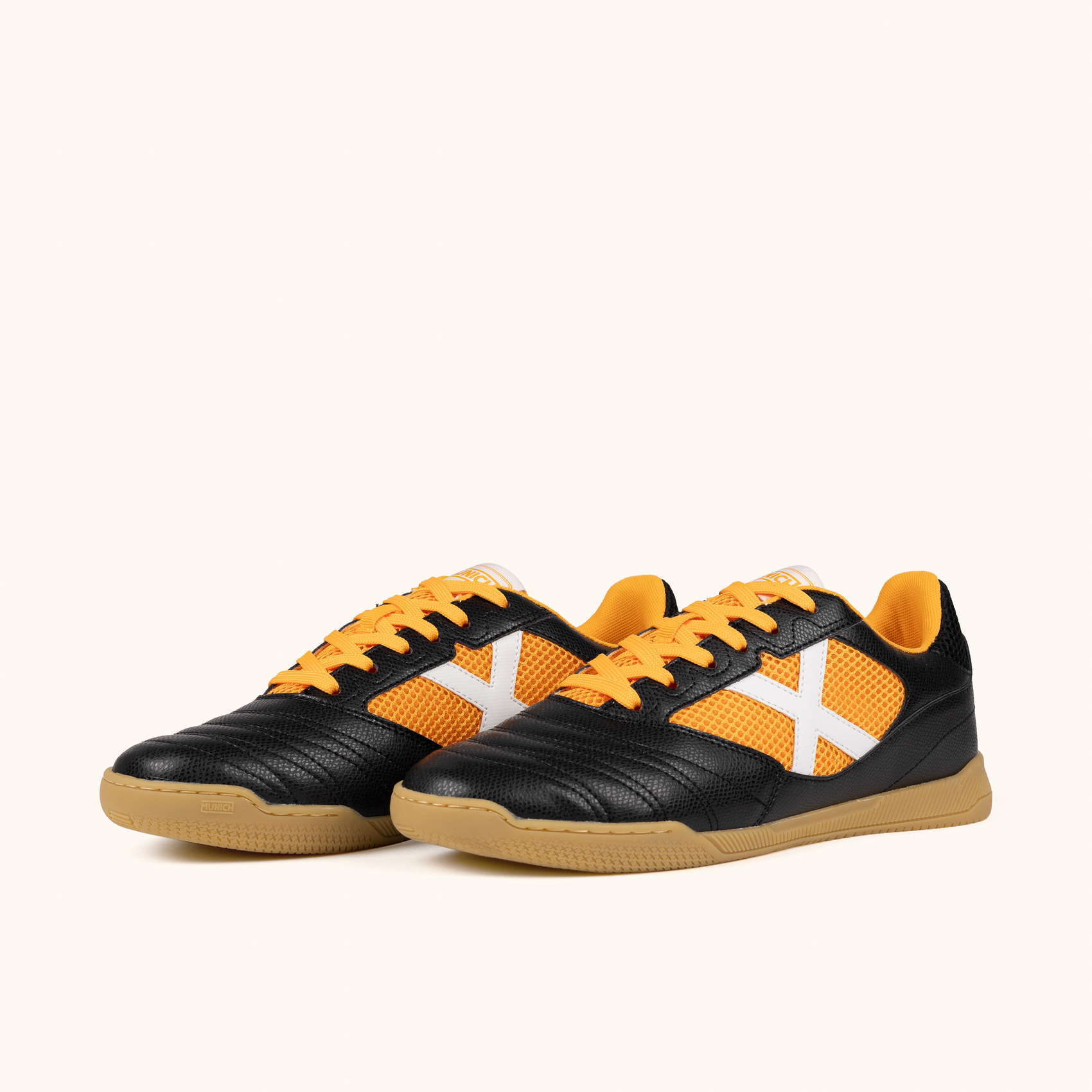 MUNICH DEBUT 08 Zapatillas de Fútbol Sala Profesionales Negro y Naranja