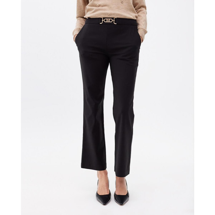 Pantaloni a zampa corti con dettaglio gioiello