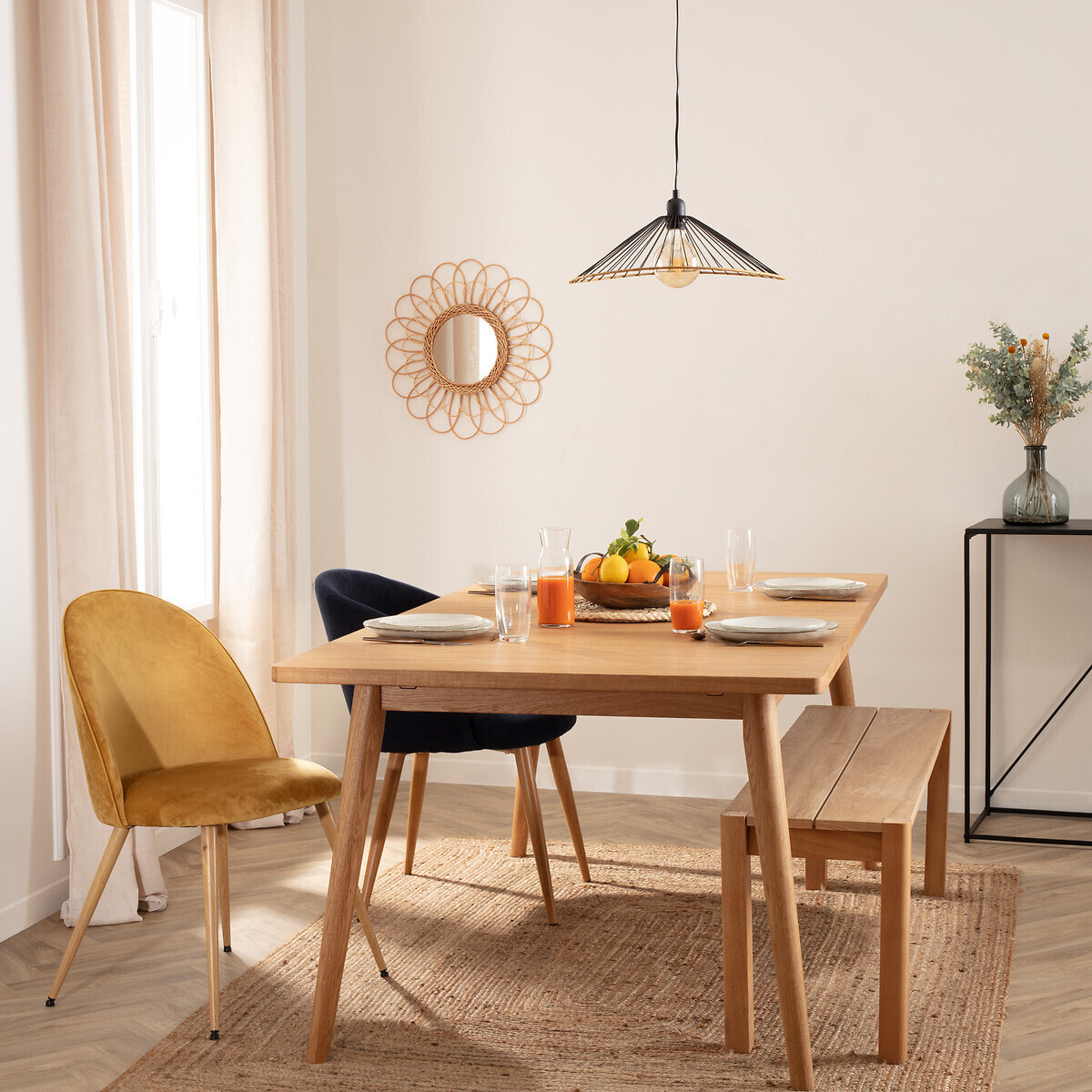 Chaise "Slano" - jaune ocre - velours - pieds métal noir
