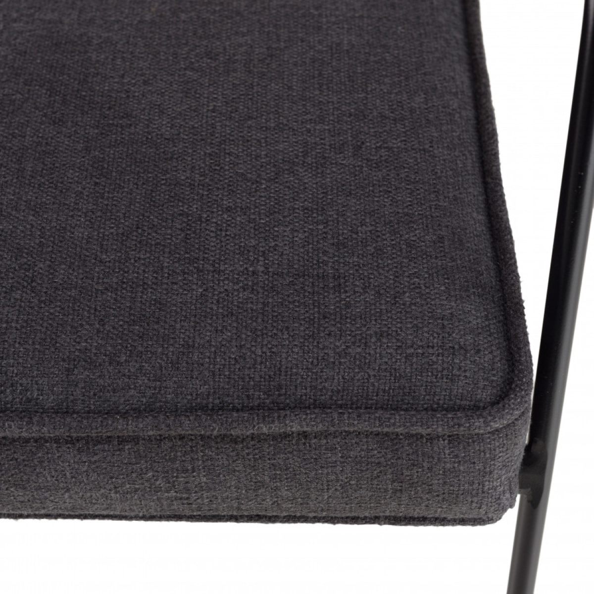 ALBANE - Fauteuil métal noir assise tissu gris foncé dossier rotin