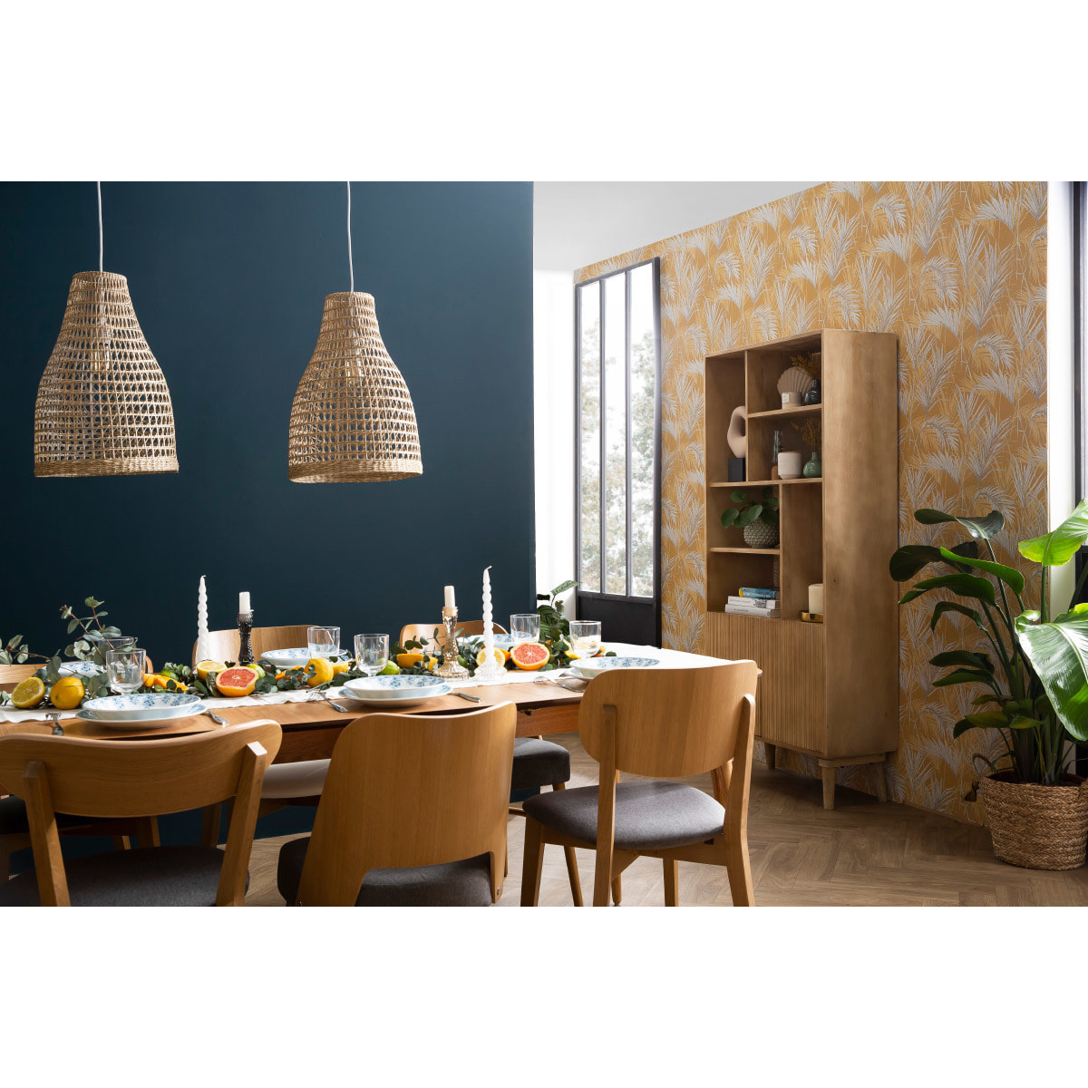 Bibliothèque en bois manguier massif 2 portes gravées L80 cm RUBIA