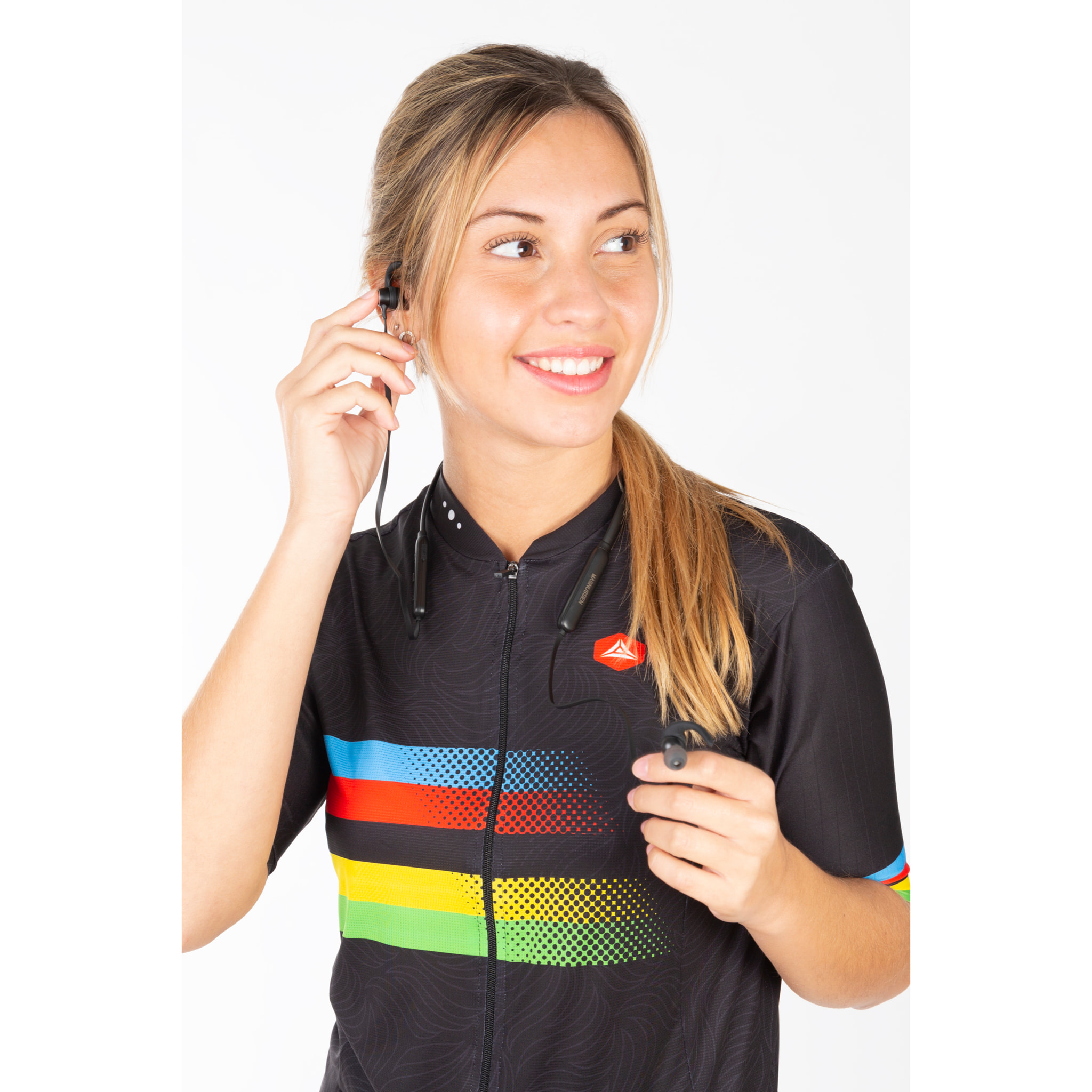 MAGNUSSEN M13 EARPHONES en color Negro