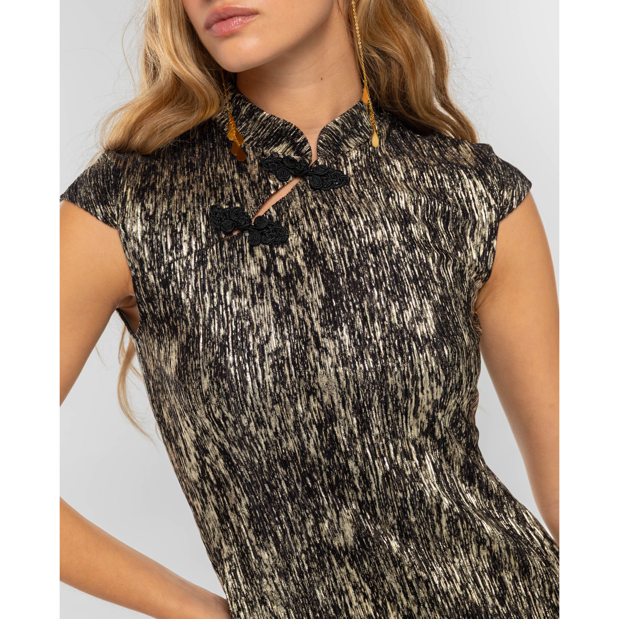 Vestido quipao midi con cierre de alamares de mujer