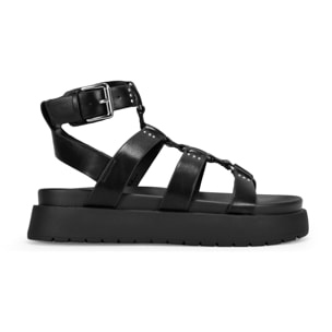 Sandalias negras con tiras y plataforma
