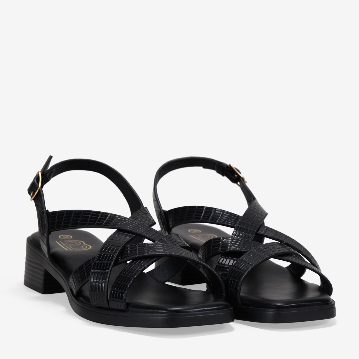 Sandalias de tacón negras con tiras y hebilla