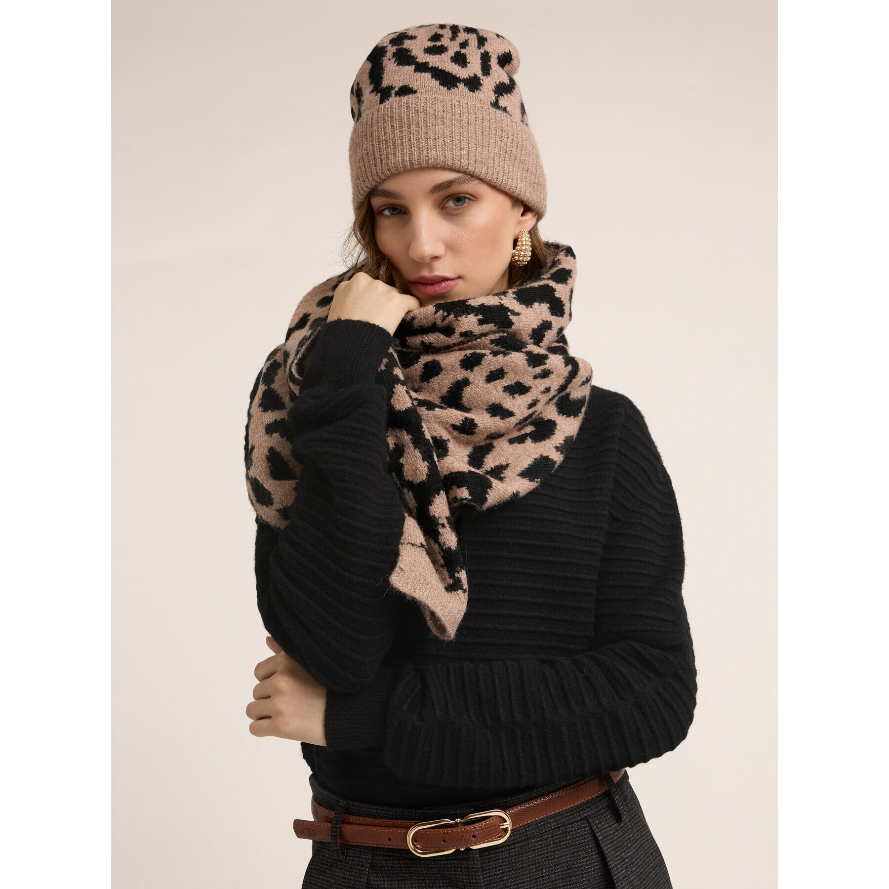 Motivi - Set sciarpa e berretto fantasia animalier - Beige