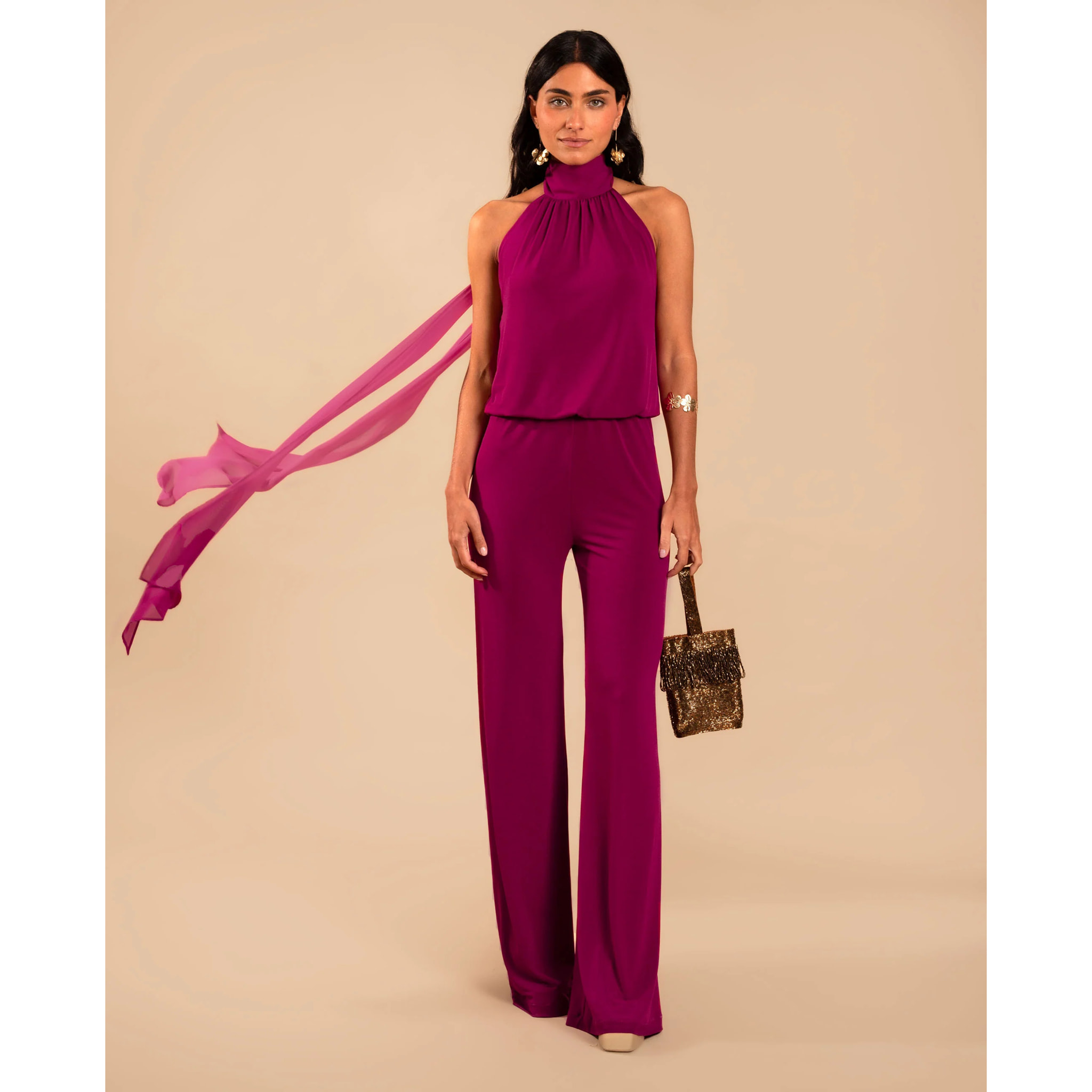 Mono largo de punto con cuello halter y pierna ancha