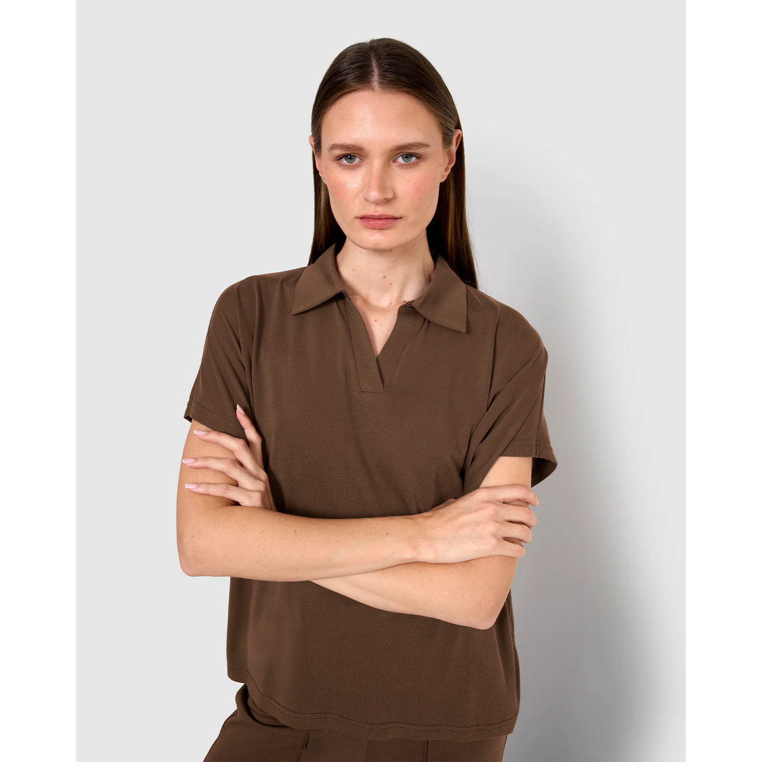 Camiseta polera manga corta marrón