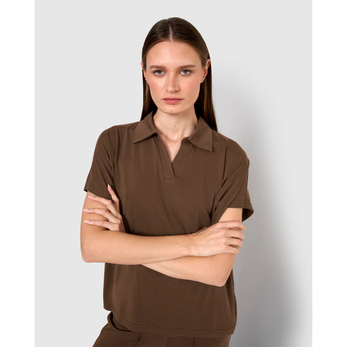 Camiseta polera manga corta marrón