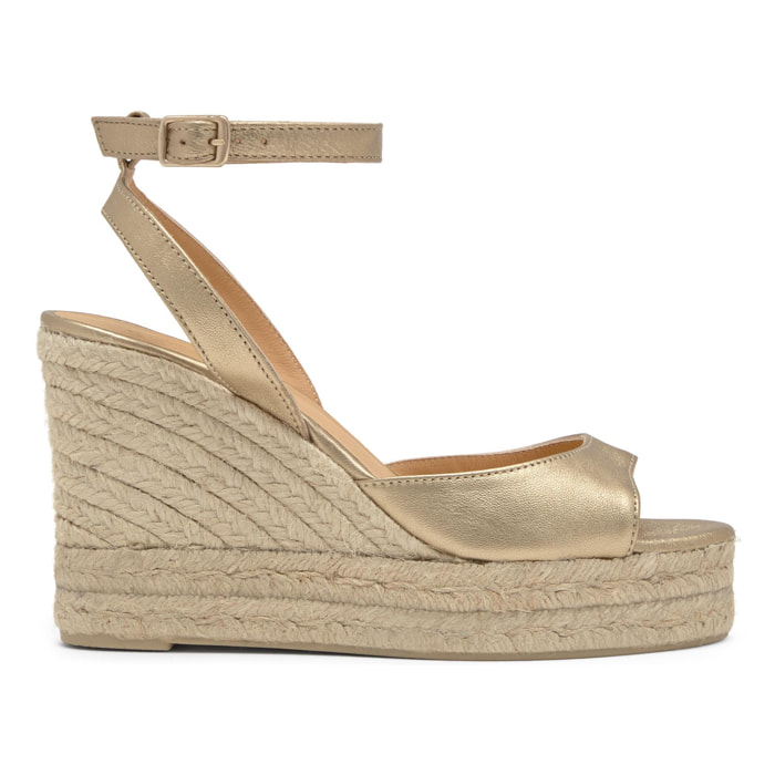 Sandalias de cuña de mujer Blair en piel metalizada con cierre de pulsera