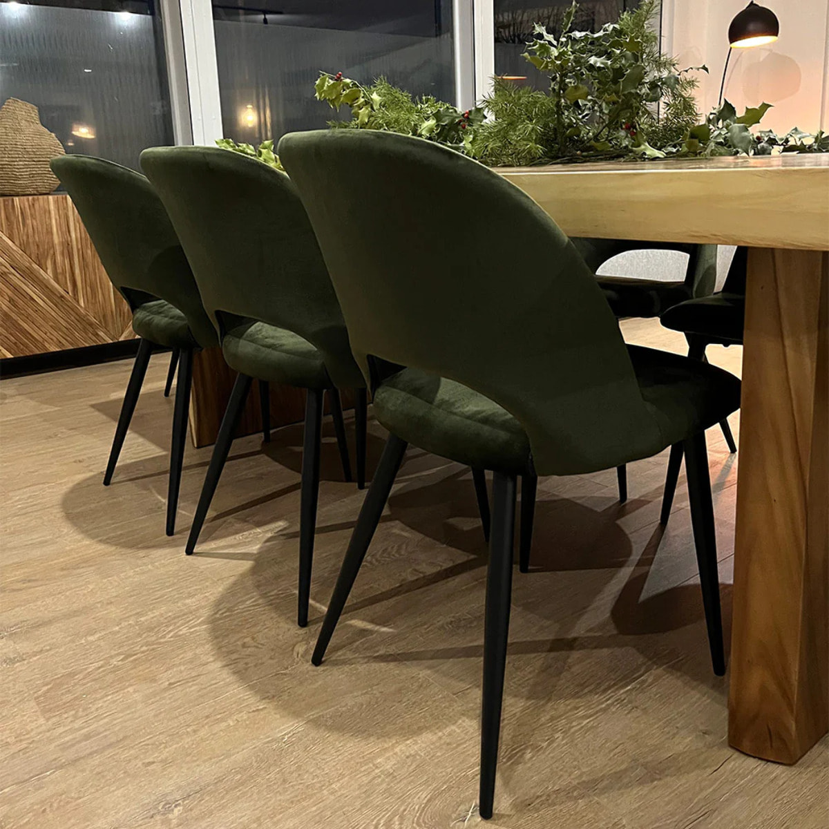 Lot de 2 chaises en velours vert et pieds en métal noir - Pénélope