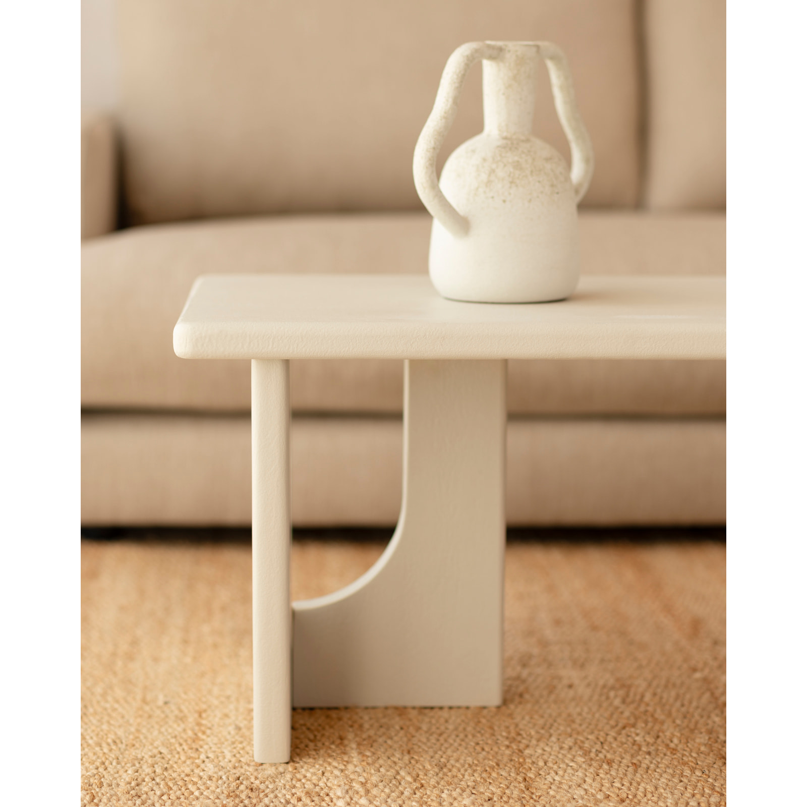 Table basse en microciment en 120x50cm Hauteur: 40 Longueur: 120 Largeur: 50