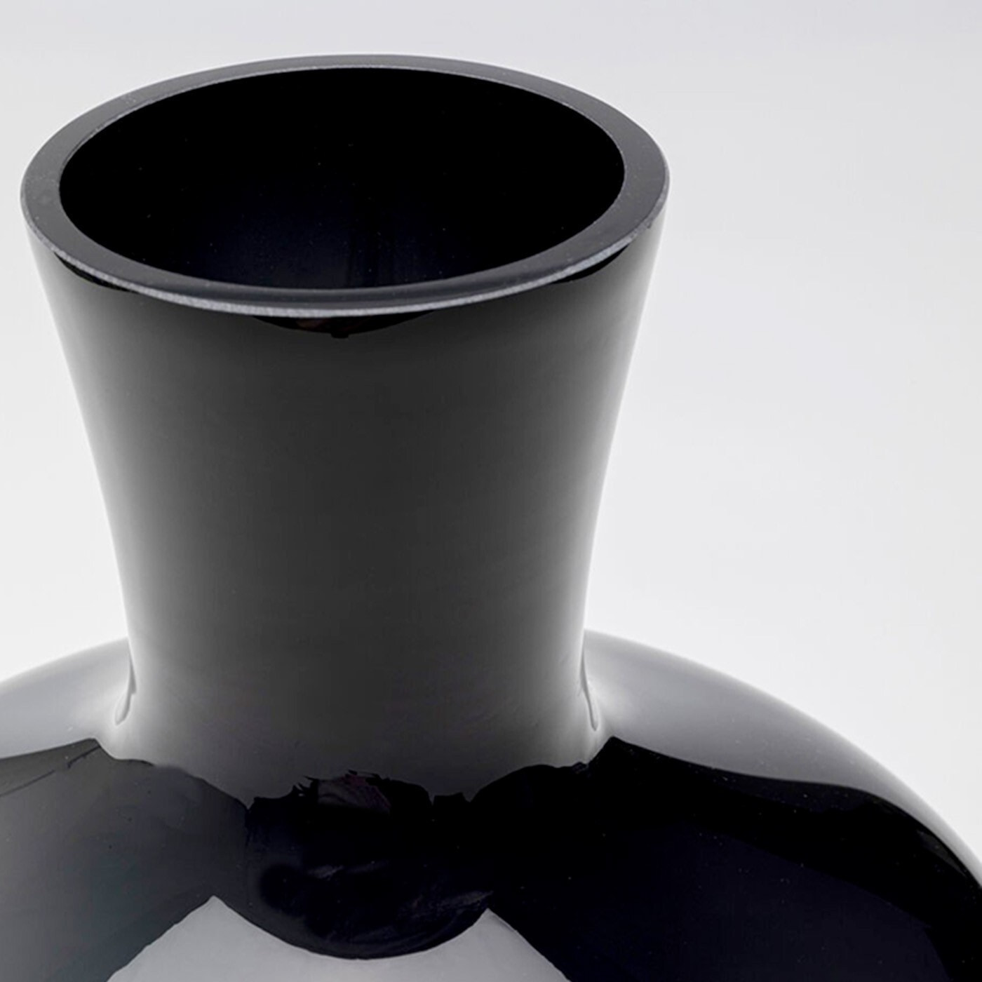 Vase Divine noir 40cm Kare Design