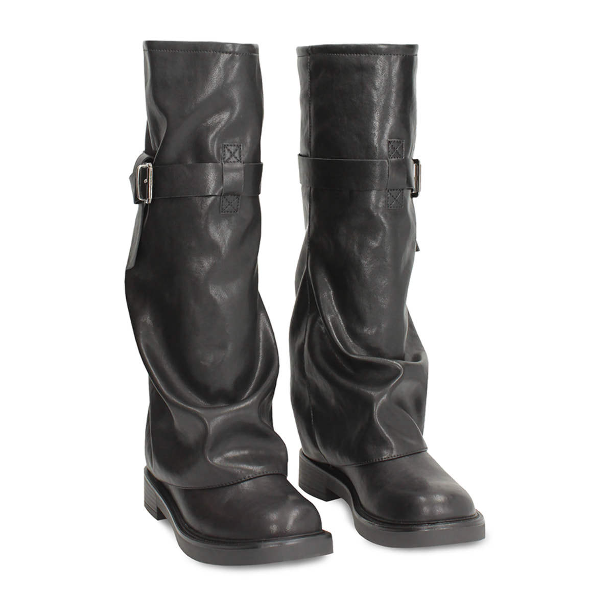 Biker nero con gambale sceso