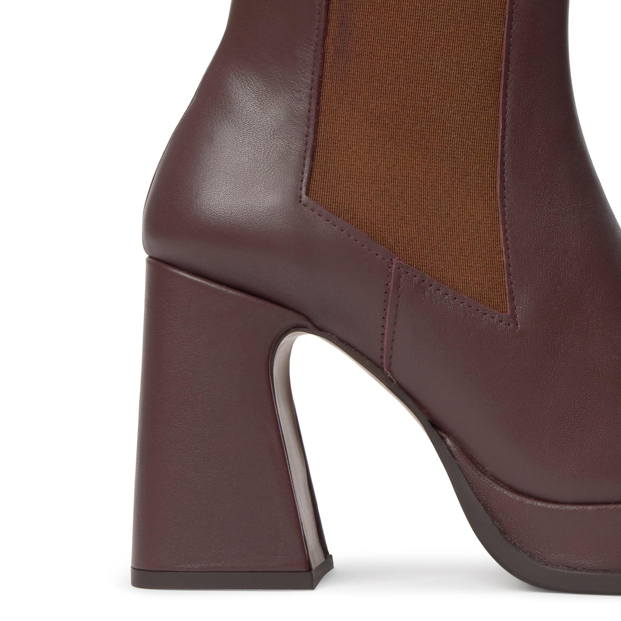 Botín de tacón Bimba en napa con cierre elástico