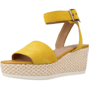 Sandalias Mujer de la marca GEOX  modelo D LIPARI A Yellow