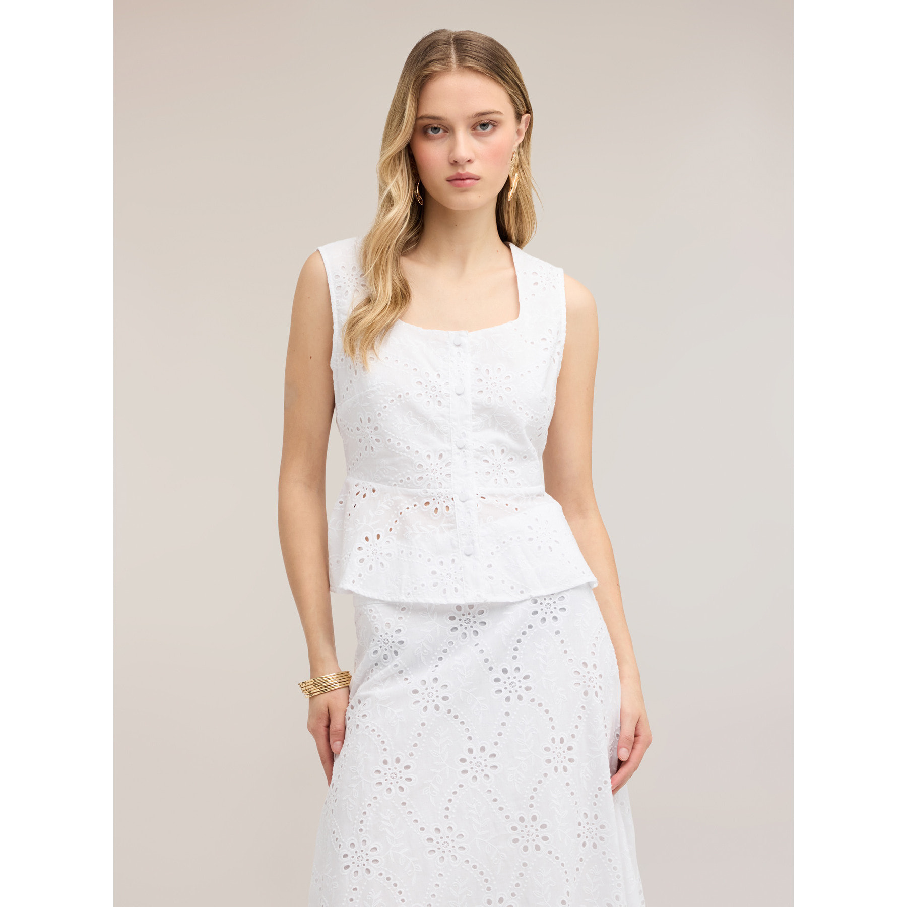Motivi - Top de bordado inglés con peplum - Blanco