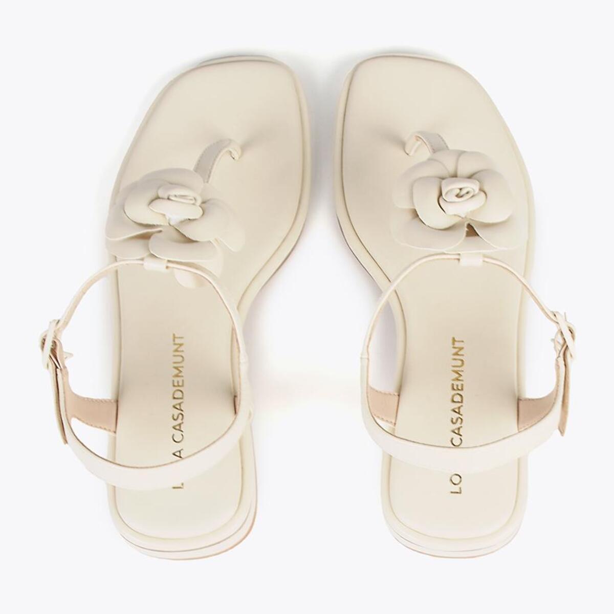 Sandali con fascetta infradito e fiore