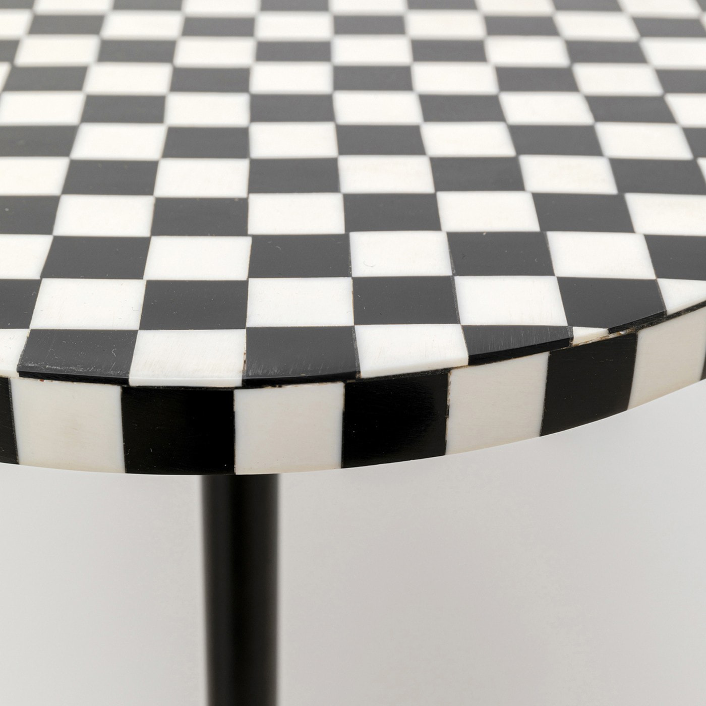 Table d'appoint Domero Chess 25cm noire et blanche Kare Design