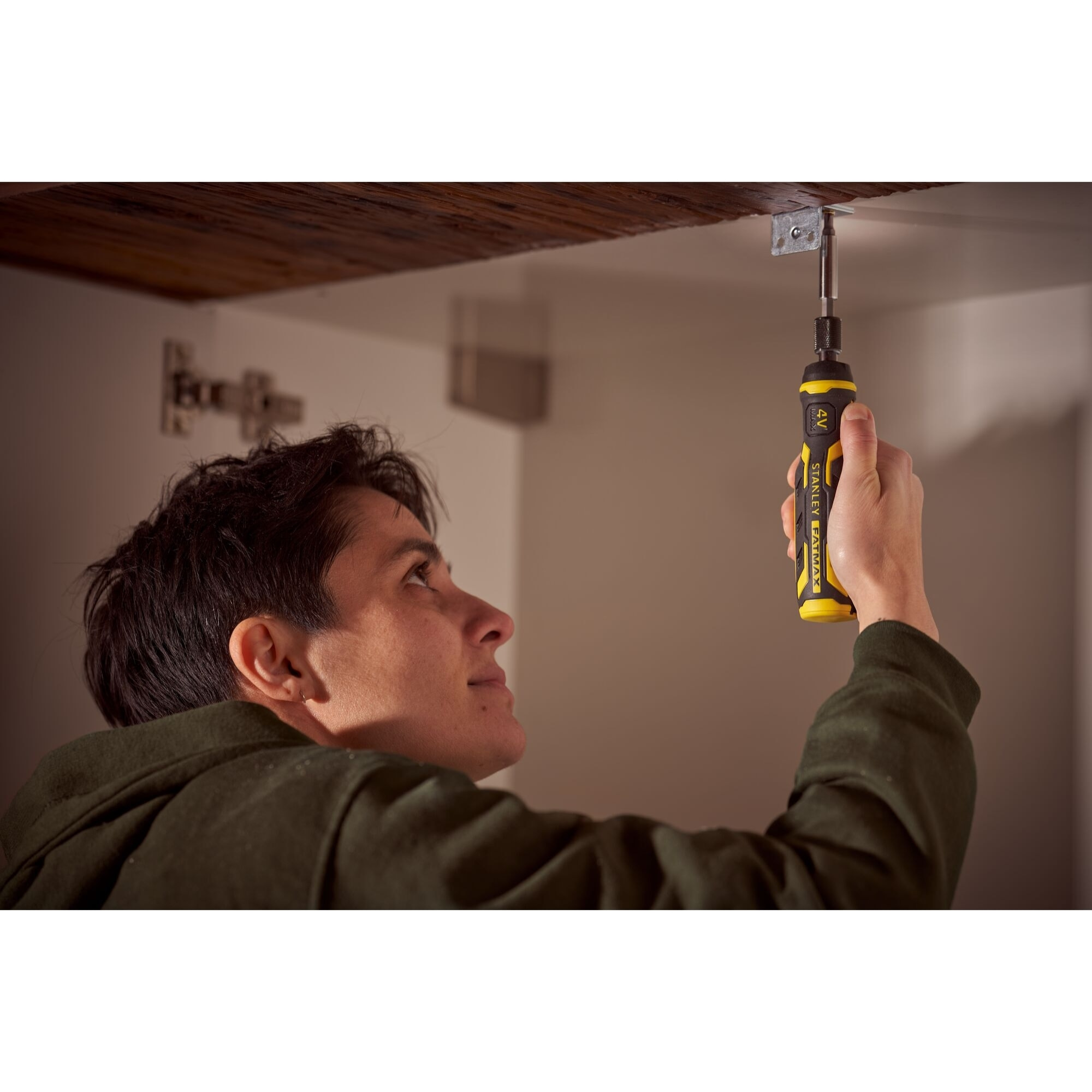 Tournevis Assisté 4V 1,5 Ah - 300 tr/min - Manche Bimatière - STANLEY FATMAX FMHT66719-0