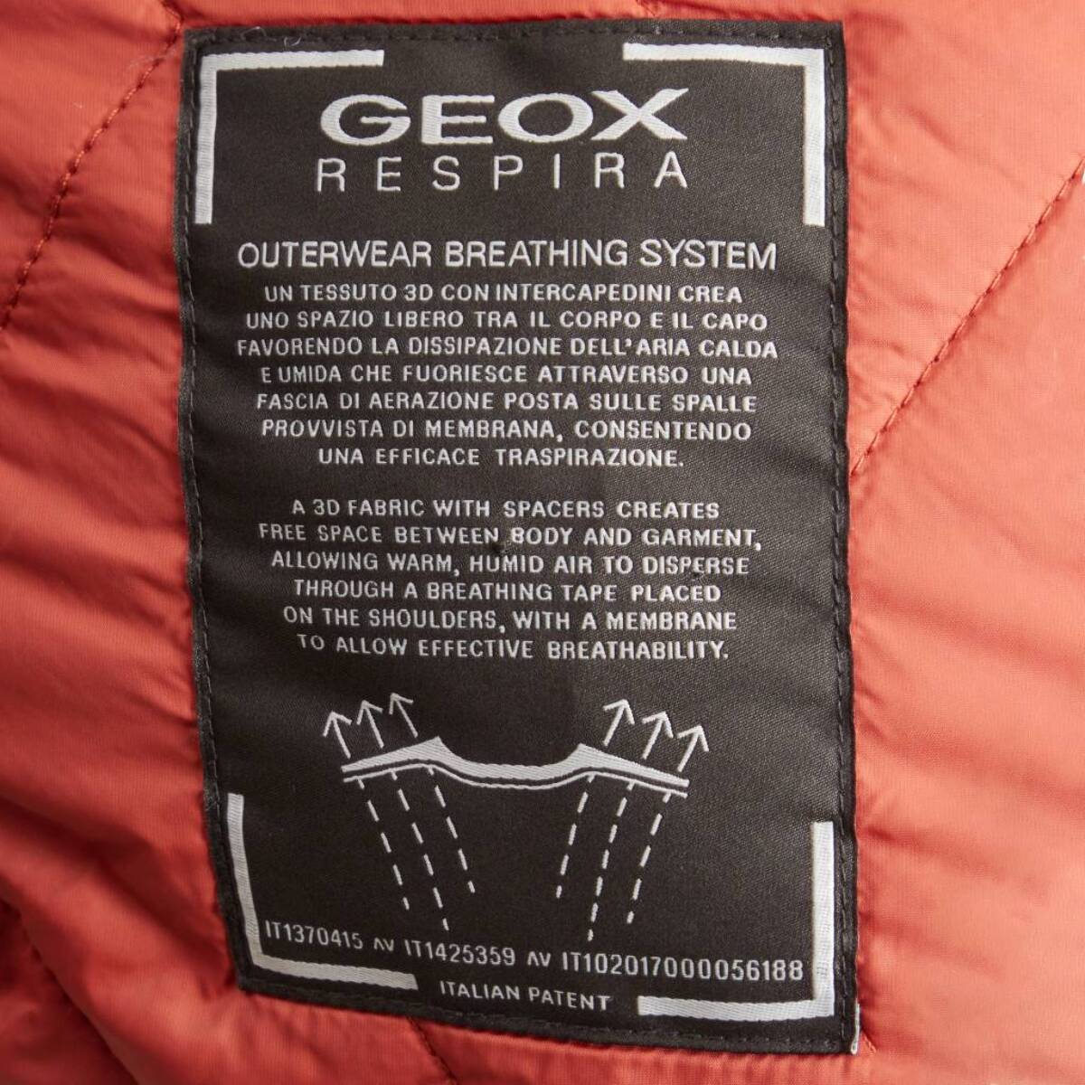 Abrigos Hombre de la marca GEOX  modelo M0420C T2676 M VINCIT BOMBER NEGRO