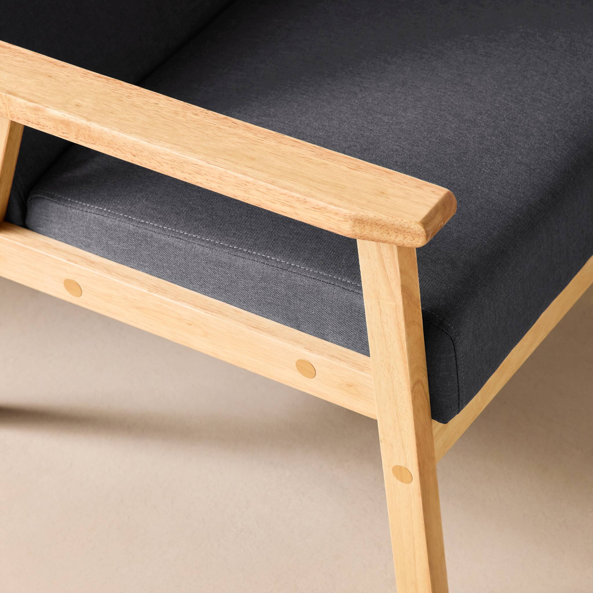 Fauteuil scandinave bois de peuplier, d'hévéa et tissu ISAK