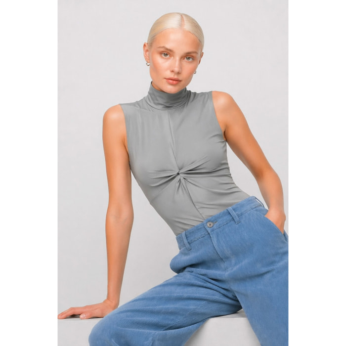 Kocca - Blusa a body senza maniche con collo alto e incrocio Donna