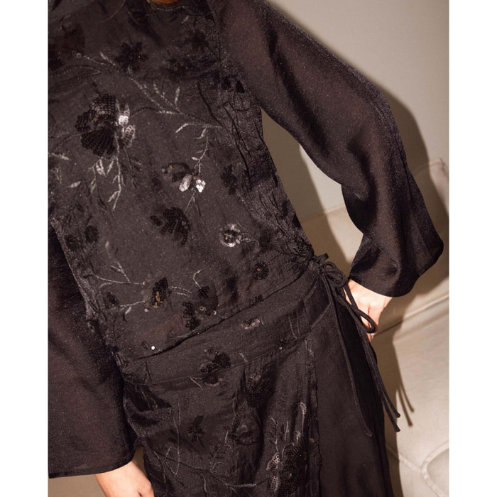 Blusa de cuello subido con bordado y lentejuelas de mujer