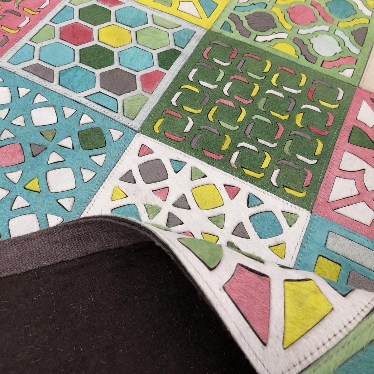 Tapis peau de vache kilm fait à la main DATA