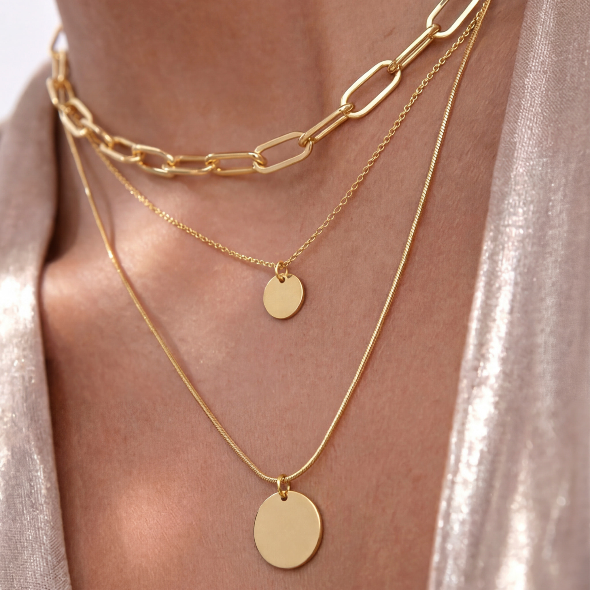 Collar acabado en oro amarillo de 18k