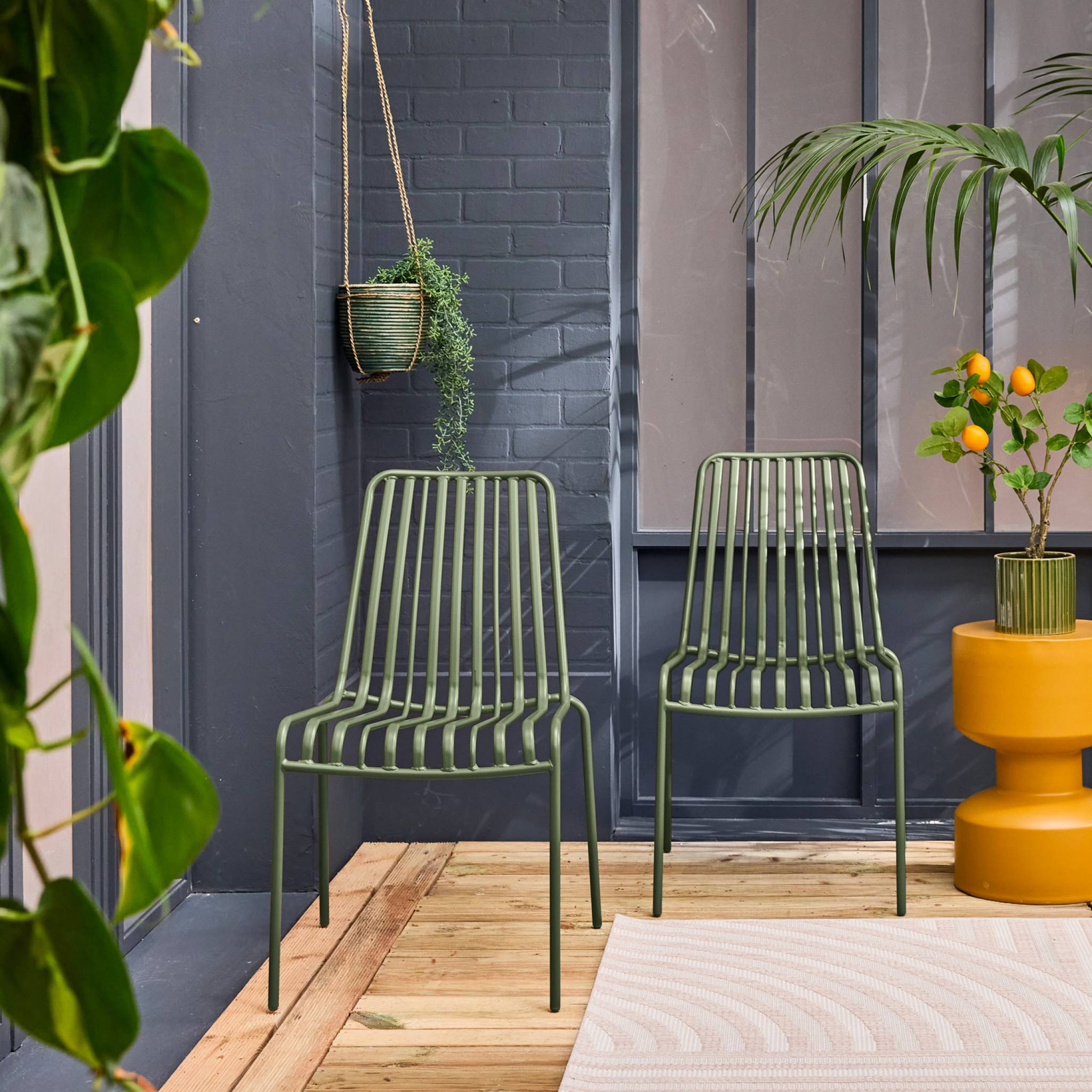Lot de 2 chaises de jardin FLORIDA kaki empilable en acier. L 59 x P 47.5 x H 78 cm