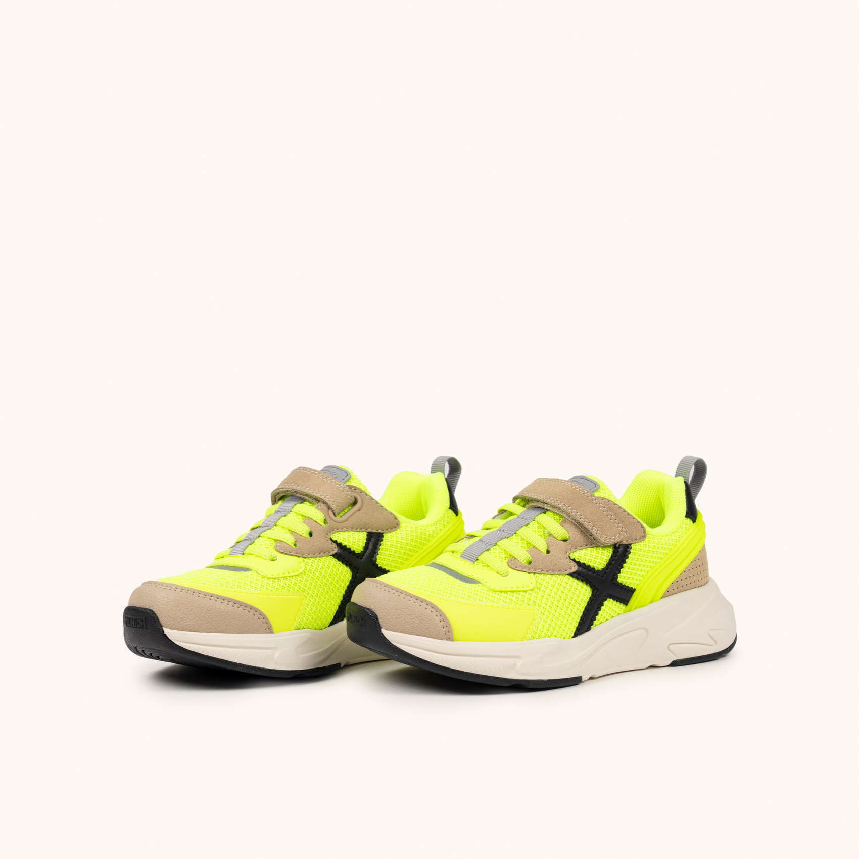 Zapatilla Infantil Amarillo Flúor y Negro con Velcro MUNICH MINI TRACK VCO 26