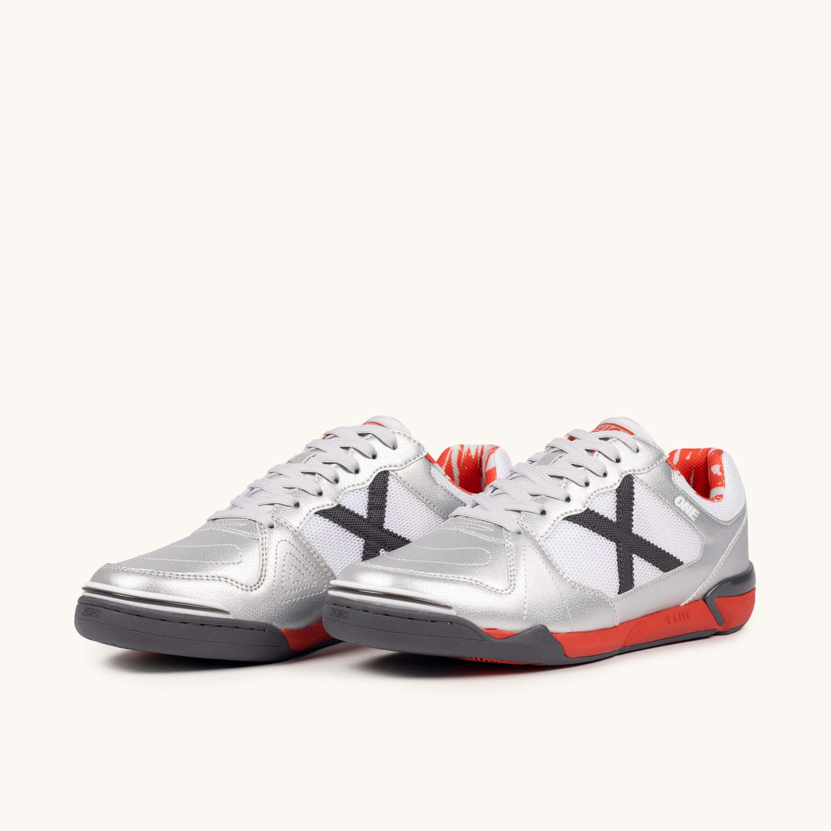 MUNICH ONE 79 Zapatillas de Fútbol Sala Plateadas Ultra Ligeras