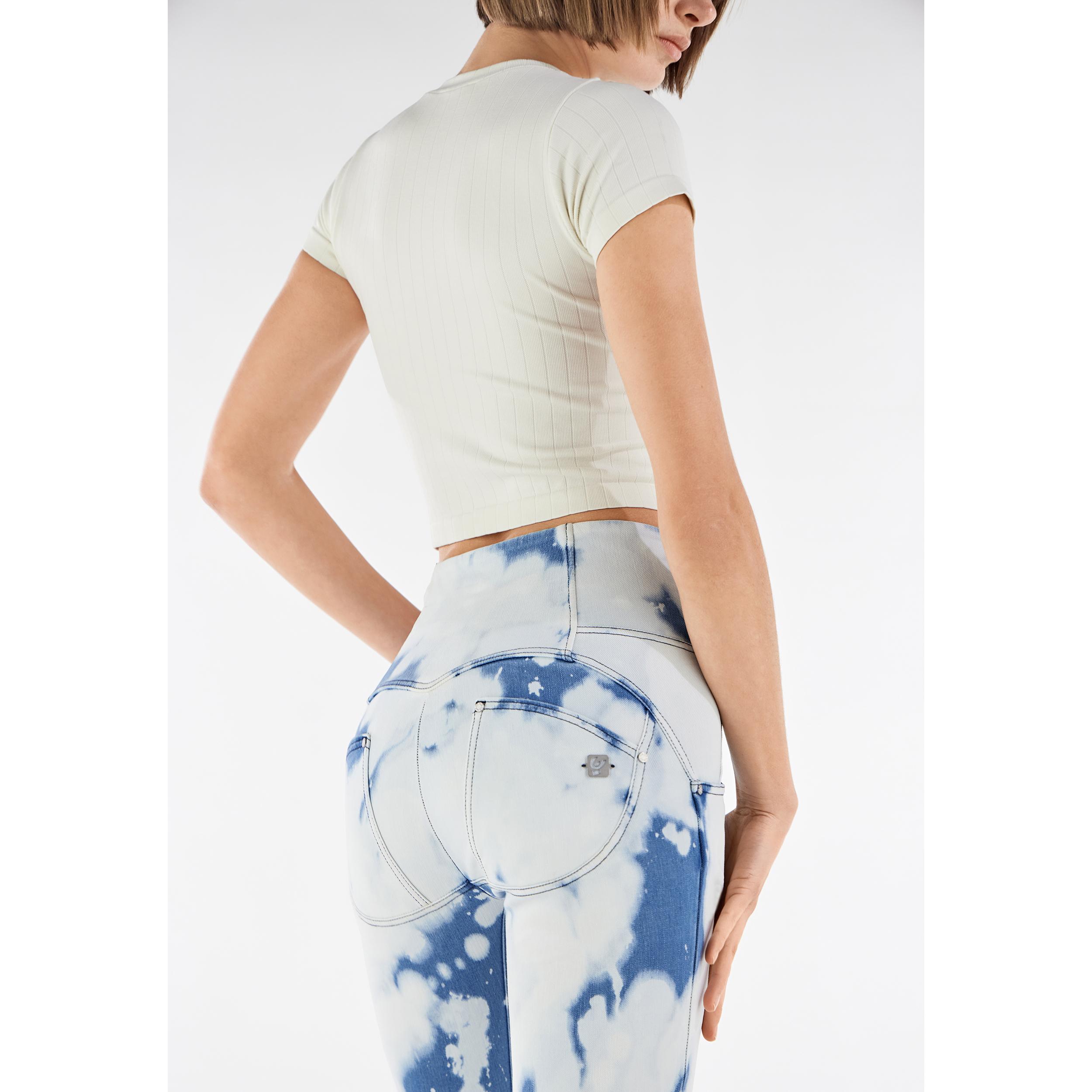 Jeans push up WR.UP® denim tie-dye blu e bianco a vita alta