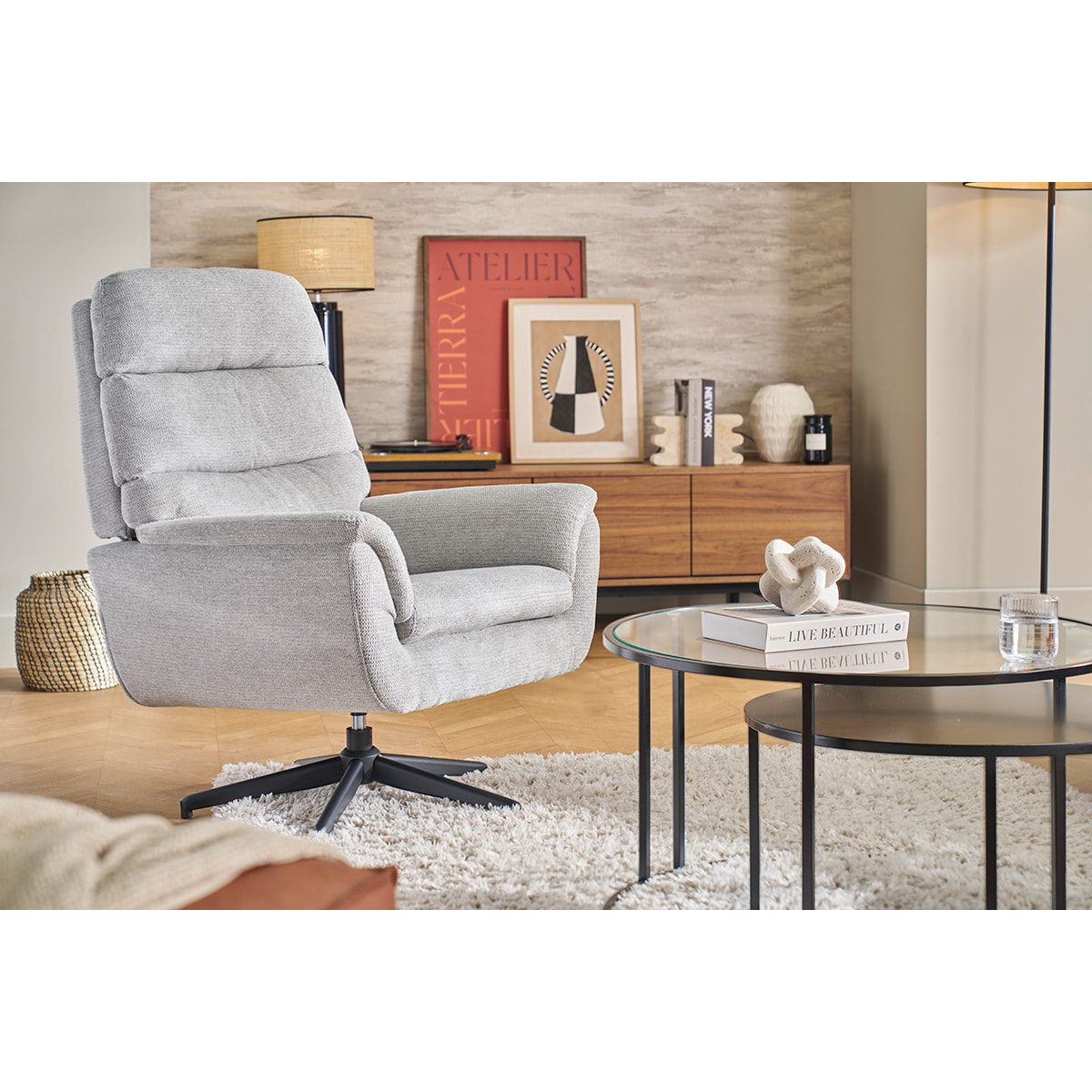 Fauteuil pivotant en tissu chenille gris et métal noir JONAH