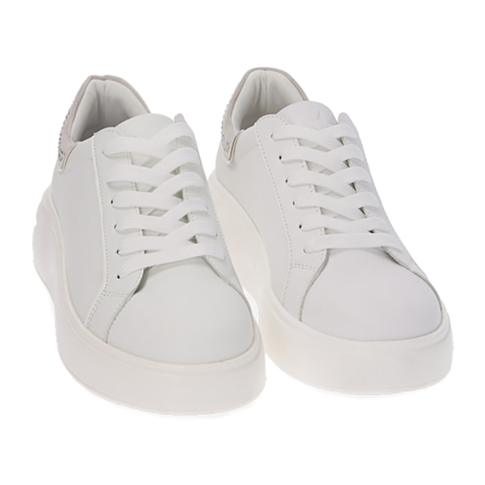 Zapatillas blancas de pedrería